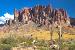 Apache Trail and the Superstition Mountains